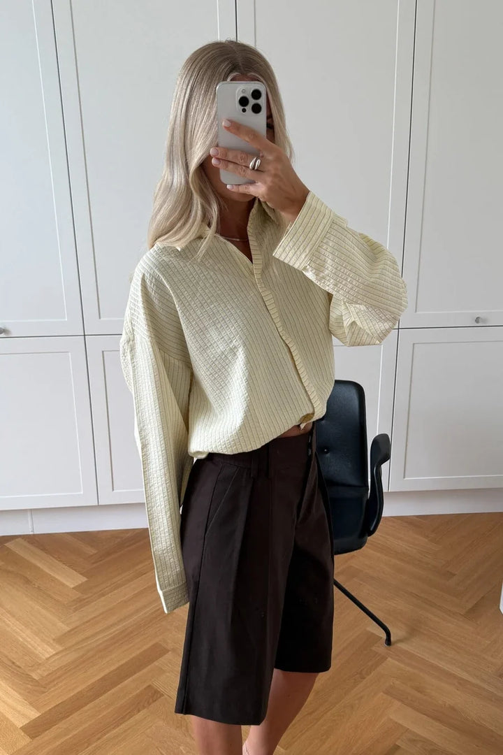 Butter yellow