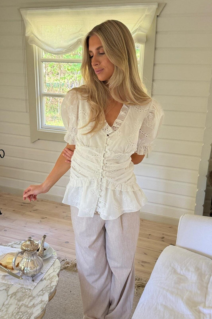 BYIC - Arielic Blouse A25360 - White Embroidery Bluser 