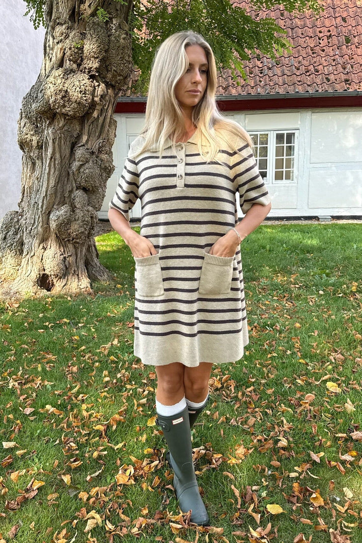 BYIC x Molly&My - Sific Knit Dress H097-3 - Brown Stripes Kjoler 