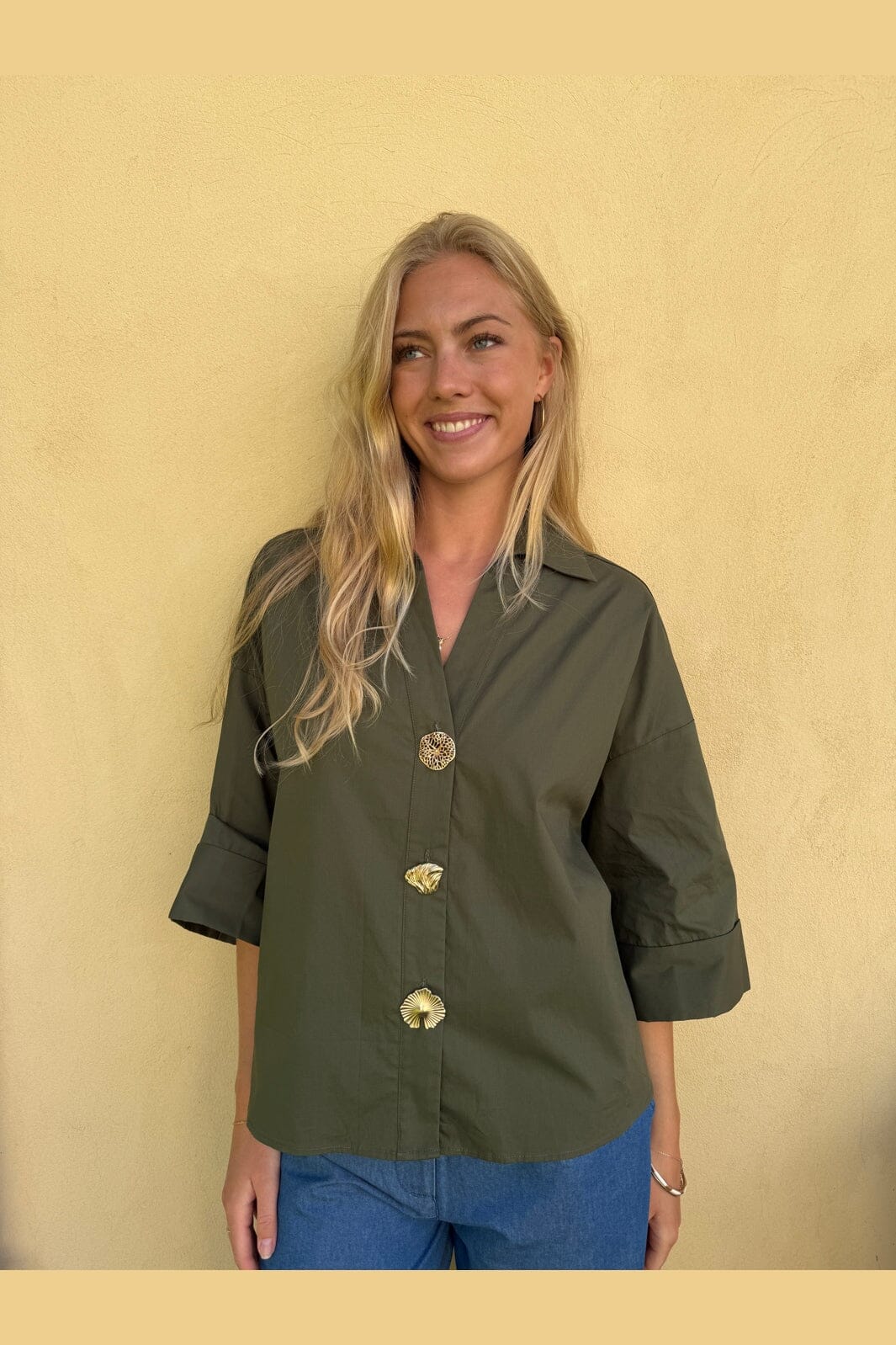 Continue - Augusta Big Gold Buttons 15171 - Army