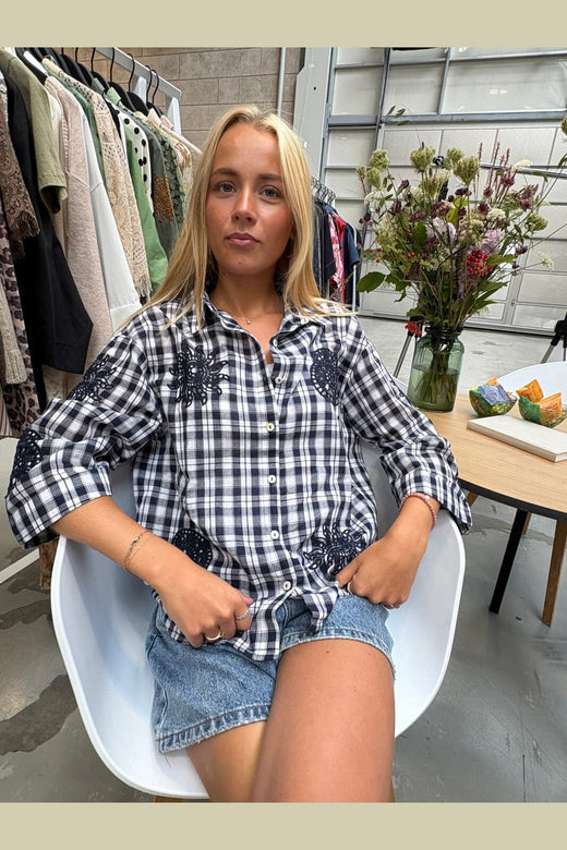 Continue - Emilia Check 15365 - Navy Check