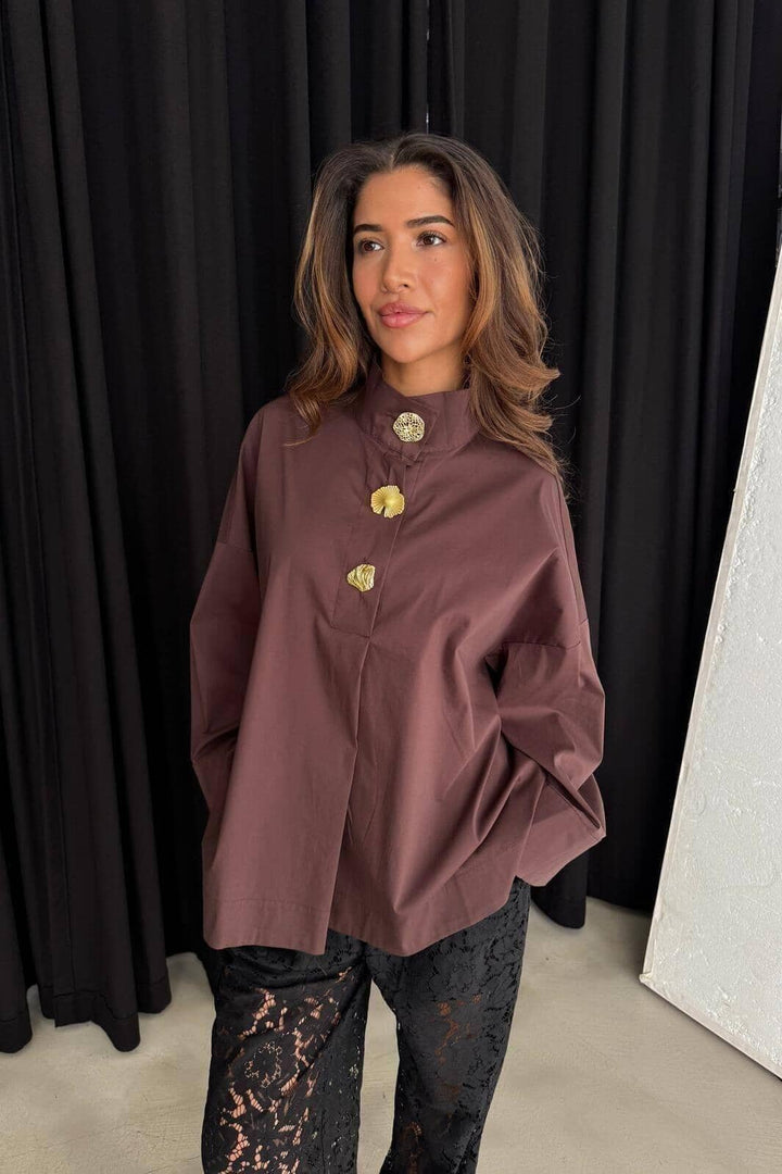 Continue - Klara High Neck 15088 - Dark Brown Bluser 