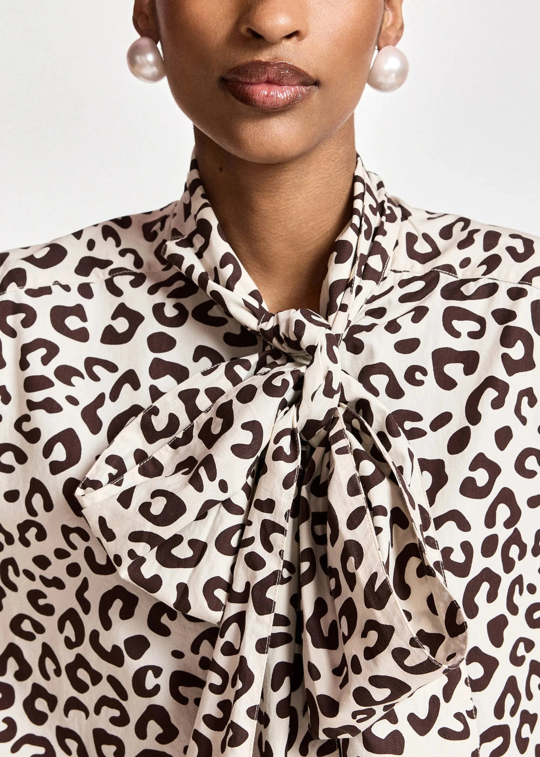 Essentiel Antwerp - Khaleesi Pussy Bow Tie Shirt - K3ba Combo3 Bear Me Skjorter 