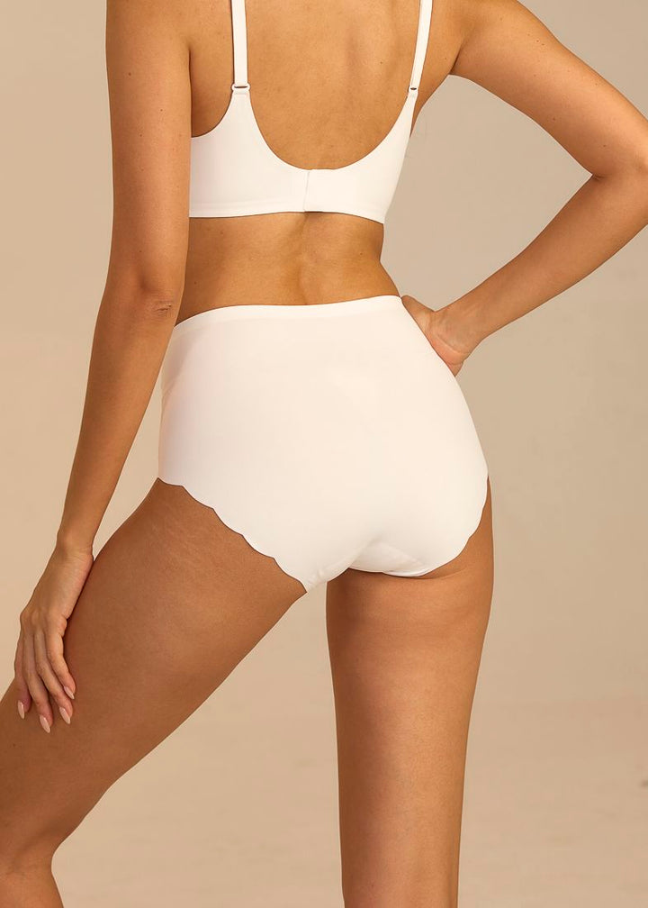 Femifemme - Invisible Highwaist Maxi Trusser - Hvid Trusser 