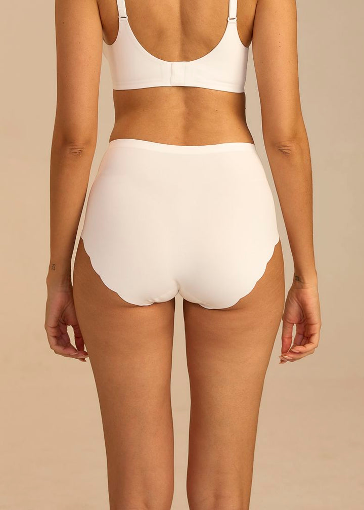 Femifemme - Invisible Highwaist Maxi Trusser - Hvid Trusser 