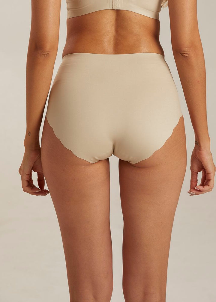 Femifemme - Invisible Highwaist Maxi Trusser - Sand Trusser 