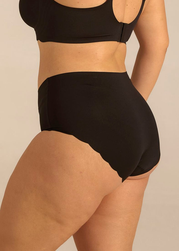 Femifemme - Invisible Highwaist Maxi Trusser - Sort Trusser 