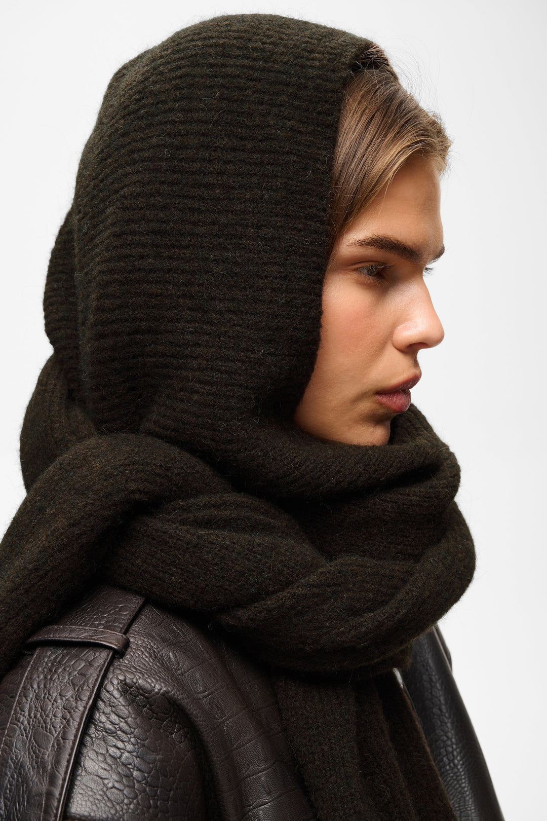 Gestuz - Gzalpha Hoodscarf 10911662 - 191018 - Ganache Tørklæder 