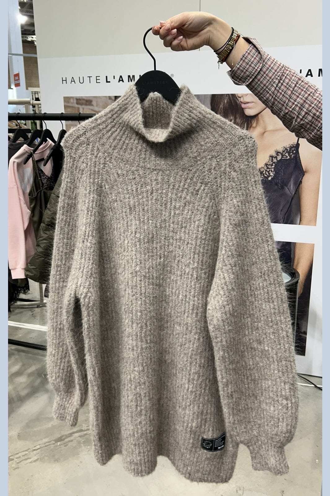Haute L'Amitié - Darcia Rib Collar Knit HL10662 - Walnut