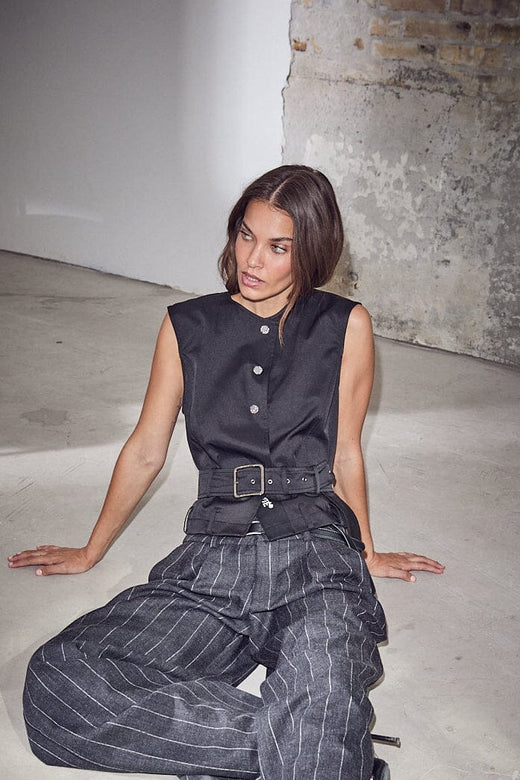 Haute L'Amitié - Rabi Belt Vest HL10835 - Black Frakker 