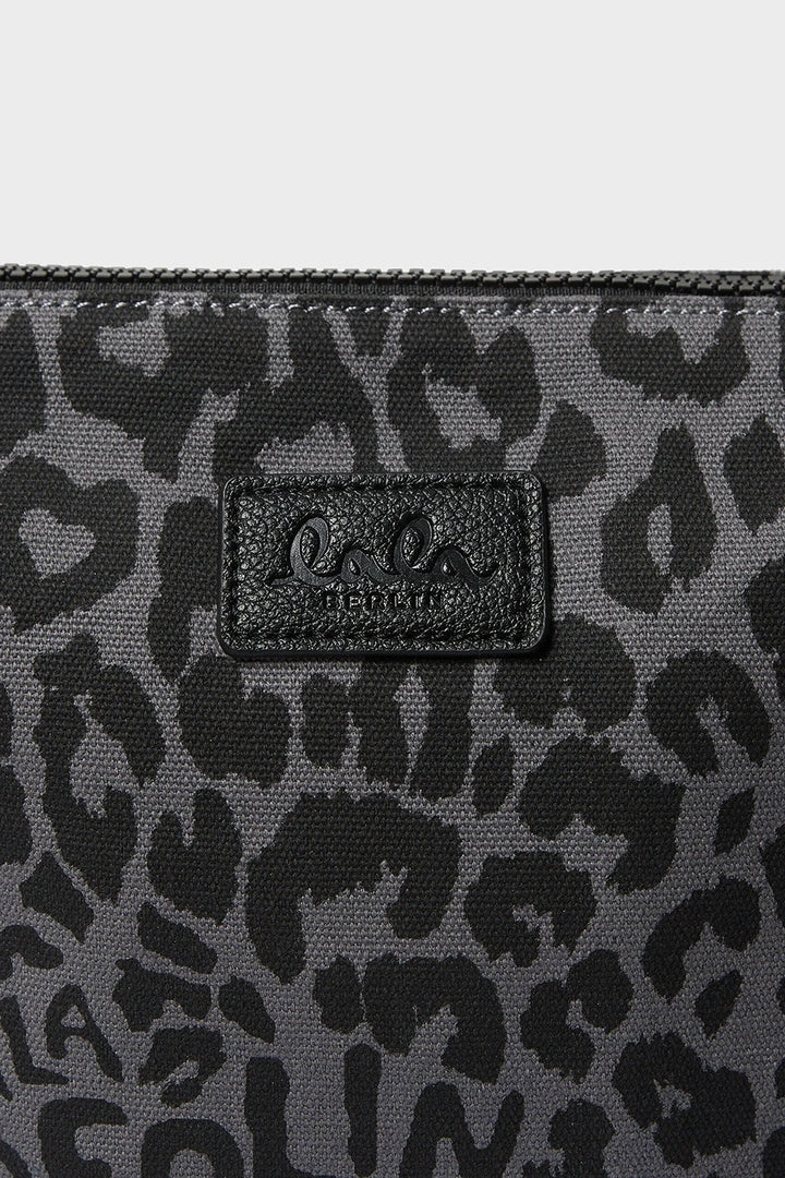 Lala Berlin - Lbpouch Pili 10020079 - Asphalt Leo Tasker 