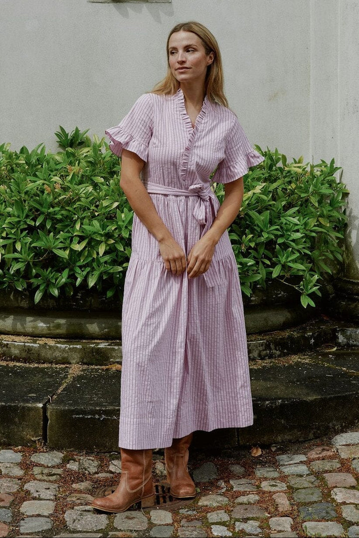 Neo Noir - Nessie Structure Stripe Dress 169739 - 754 - Light Pink Kjoler 