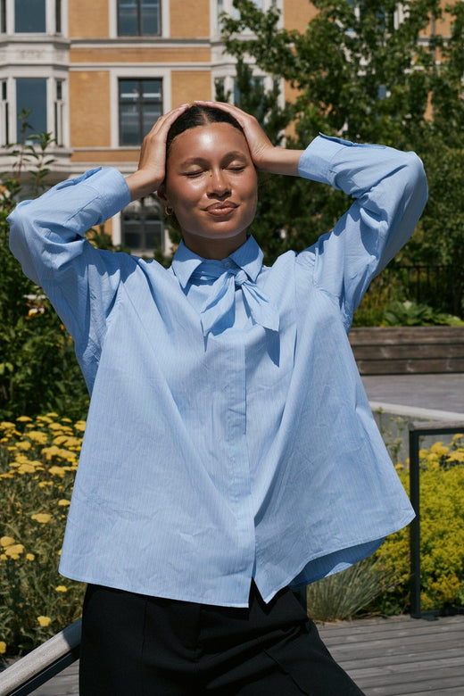 Neo Noir - Rochelle Scarf Fine Stripe Shirt 170095 - 145 - Light Blue Tørklæder 