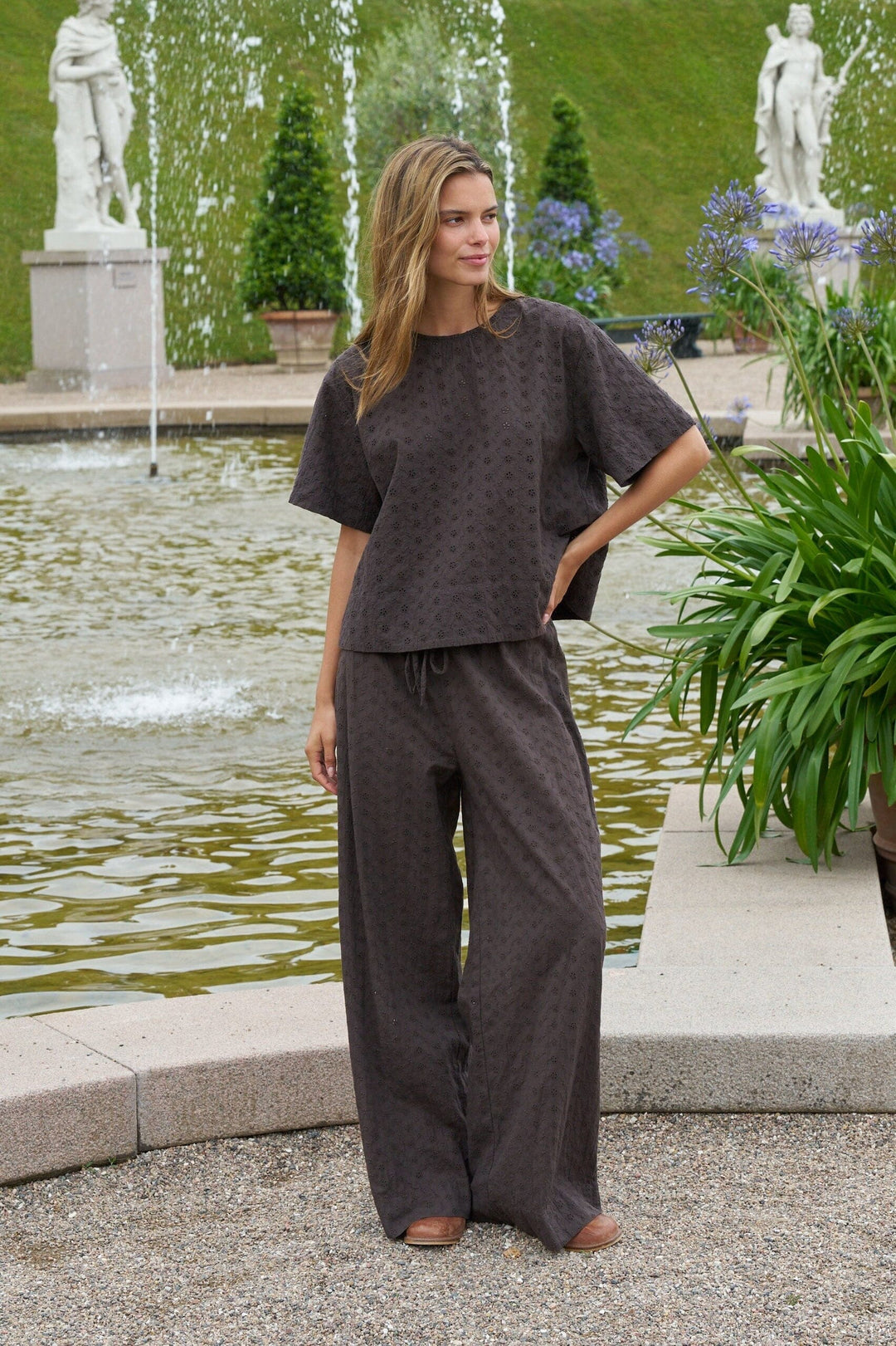 Neo Noir - Viest Emb Blouse 170041 - 676 - Dark Brown Bluser 