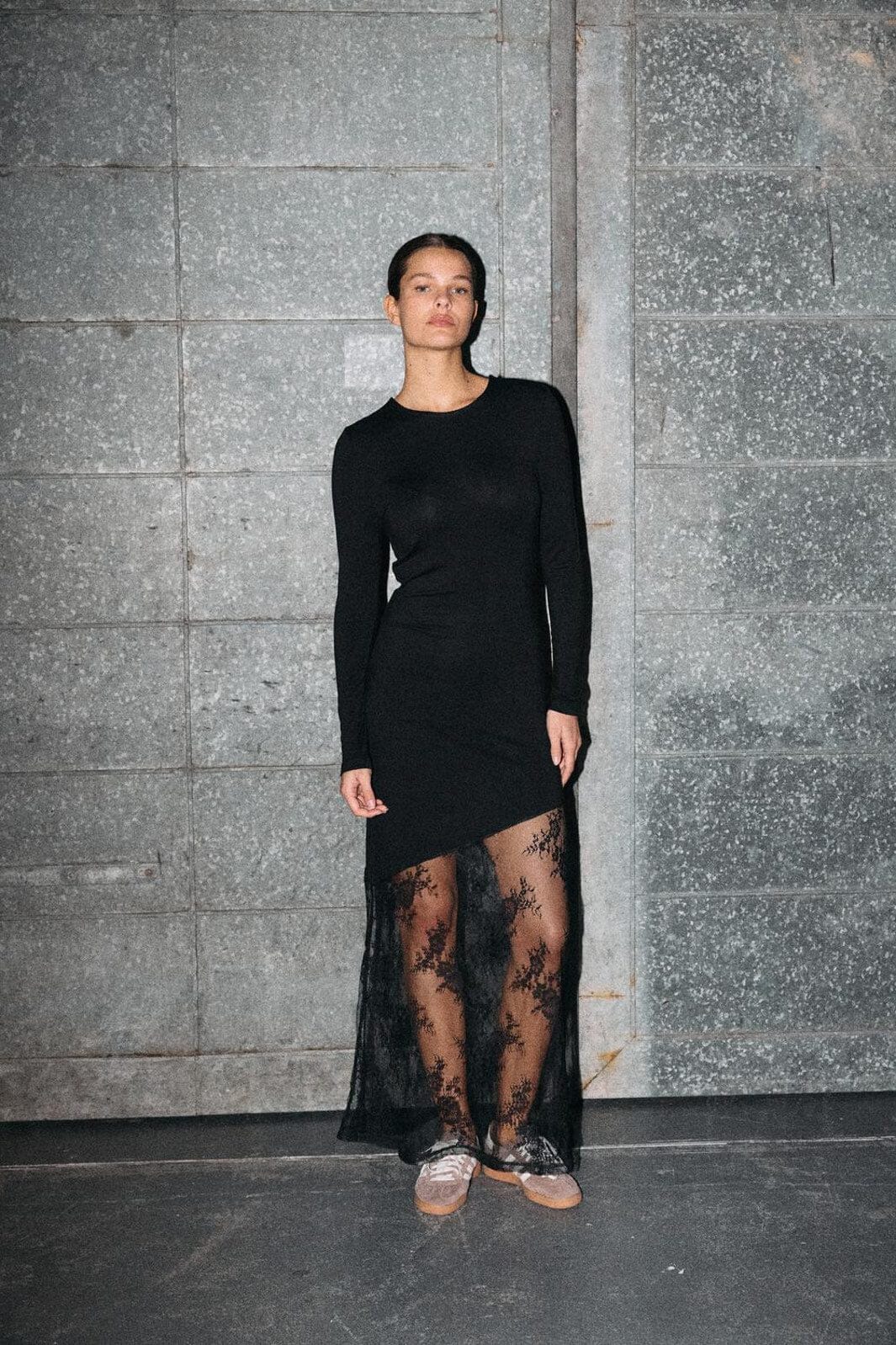 Noisy May - Nmtika L/S Long Assym Lace Insert Dress - 4895665 Black