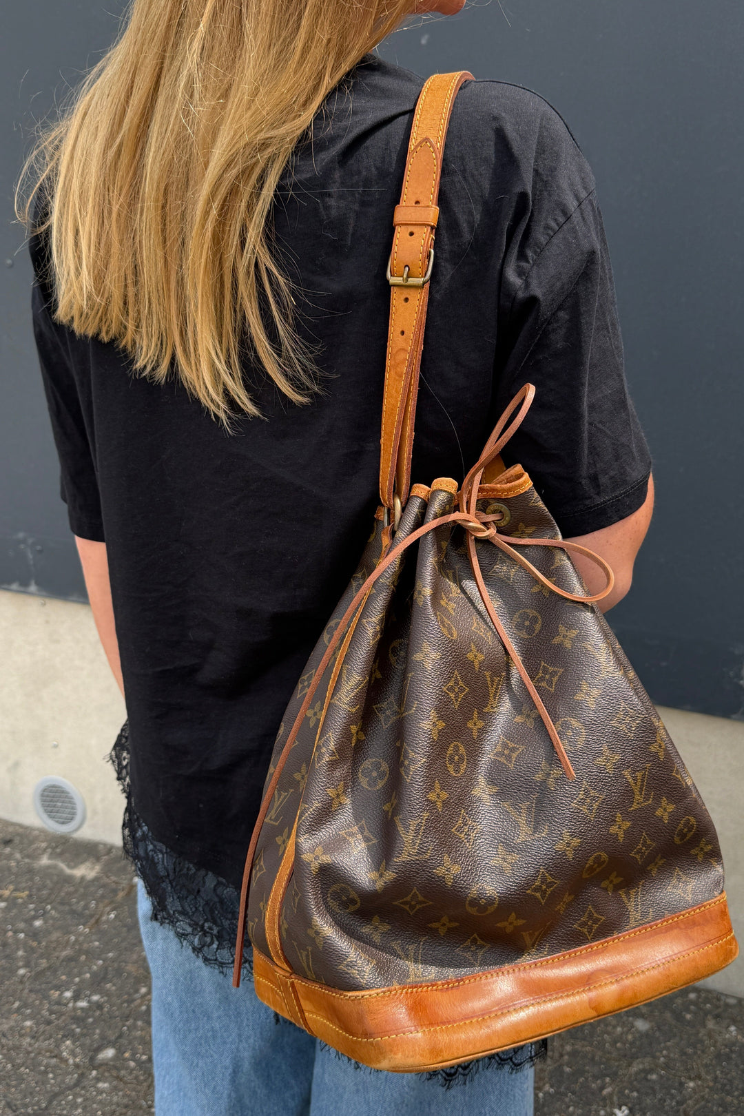 Preloved Vintageline x Molly&My - Louis Vuitton Noé Gm – Vintage - 2 - Logo Tasker 