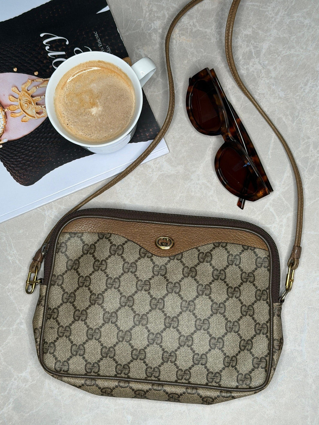 Preloved Vintageline x Molly&My - Vintage Gucci Crossbody Item 2 - Logo 