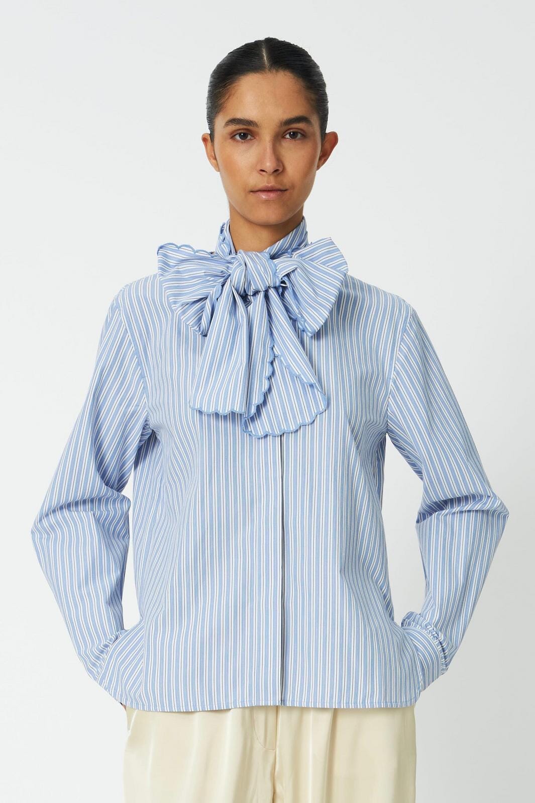 Stella Nova - Striped Scallop Bow Shirt Pc63-2579 - 023 White With Blue Stripes Skjorter 